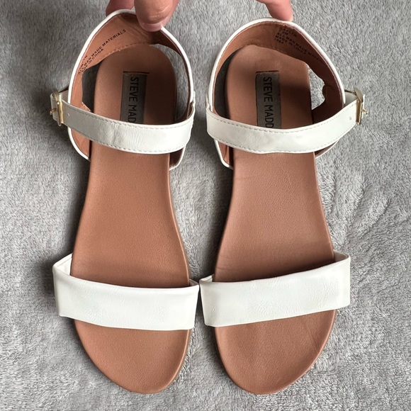 Steve Madden Daelyn White Sandals - Picture 3 of 5